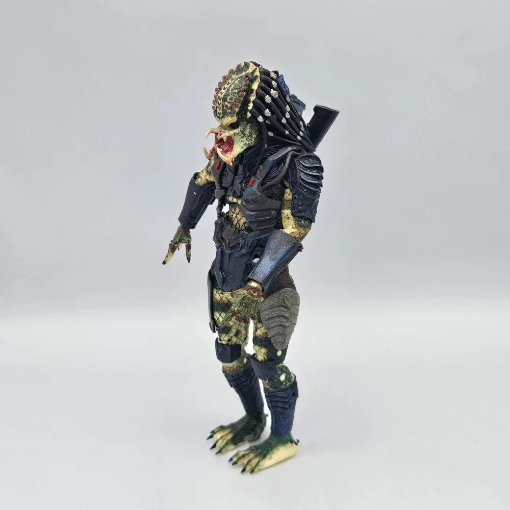 NECA Fugitive Predator Action Figure 8